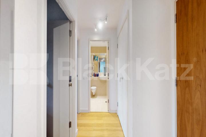 Flooded with natural light with 24 Hour Concierge & balcony South Central Steedman Street, Elephant and Castle